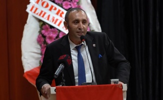 CHP Çayırova’da Binali Eniş yeniden başkan seçildi