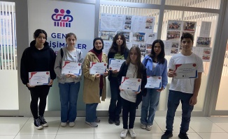 İzmit Belediyesi öğrencilere sertifikalarını verdi