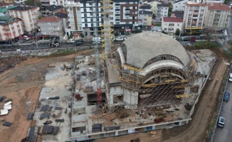 Çayırova'da kent meydanında çalışmalar sürüyor