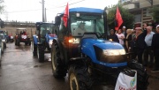 Kadın çiftçiler traktörleriyle konvoy yaptı